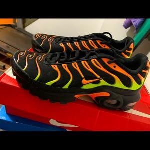 Grade school Nike AirMax